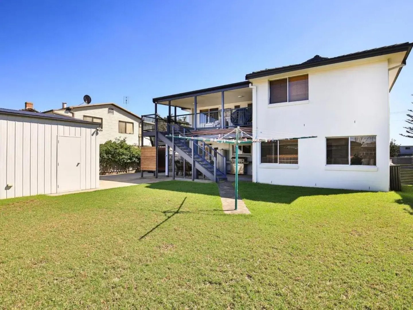 Shores - Pet-Friendly - 1 Min Walk to Beach