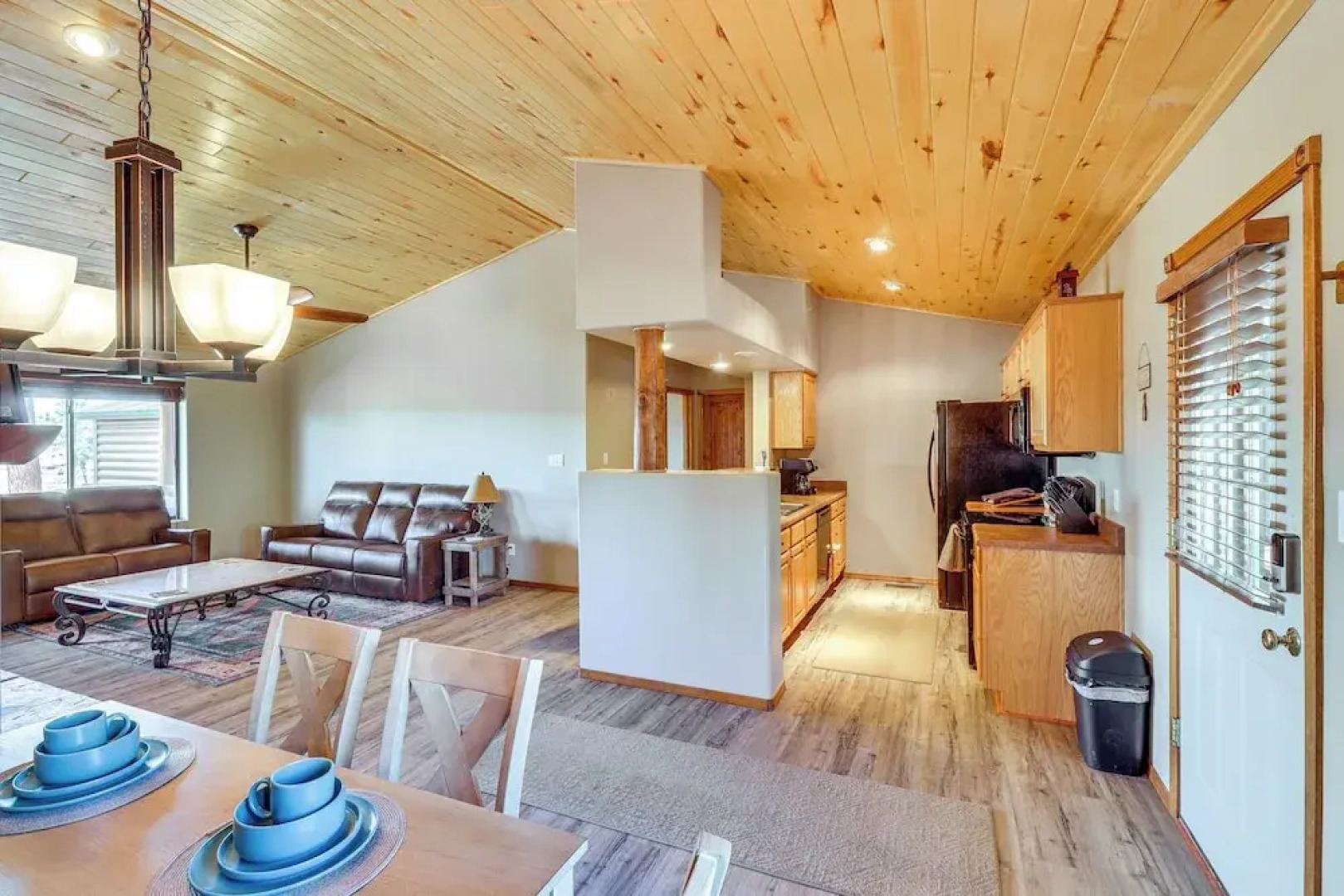 Near Lakes & Trails: Pet-friendly Cabin in Arizona