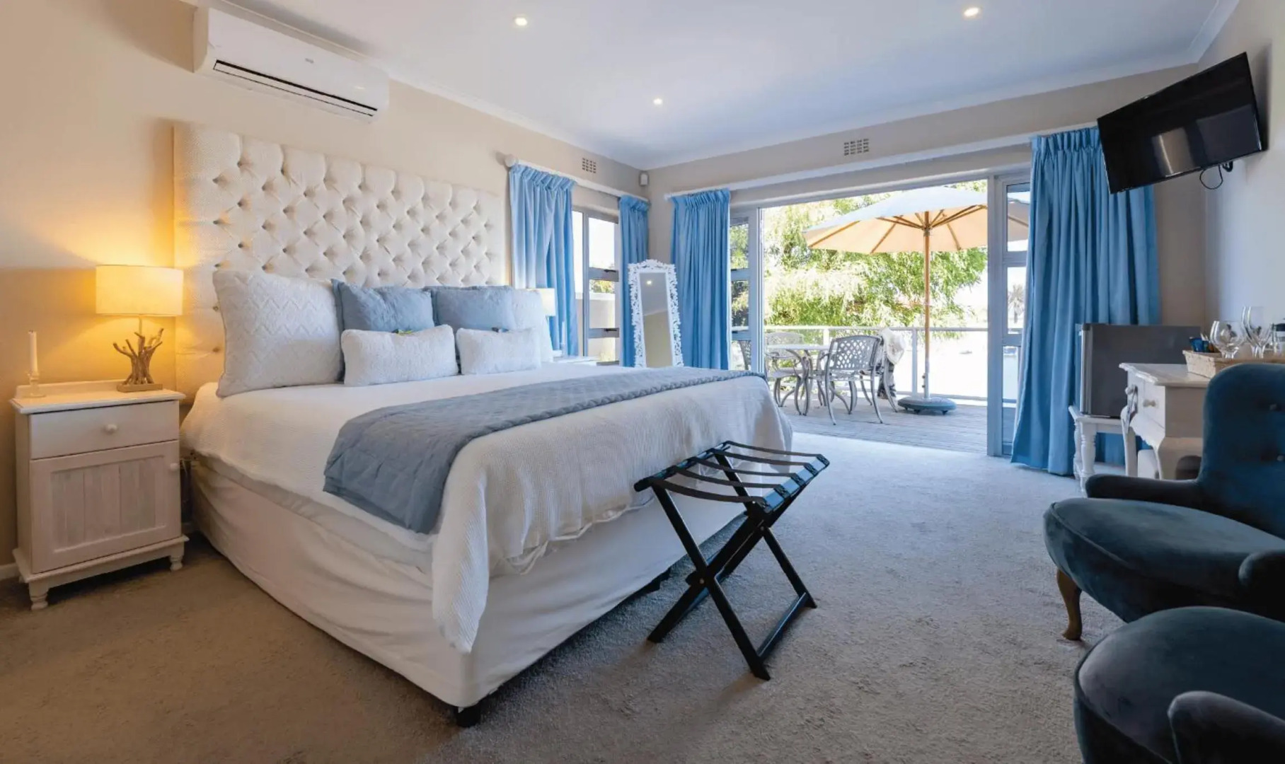 Russells On The Port