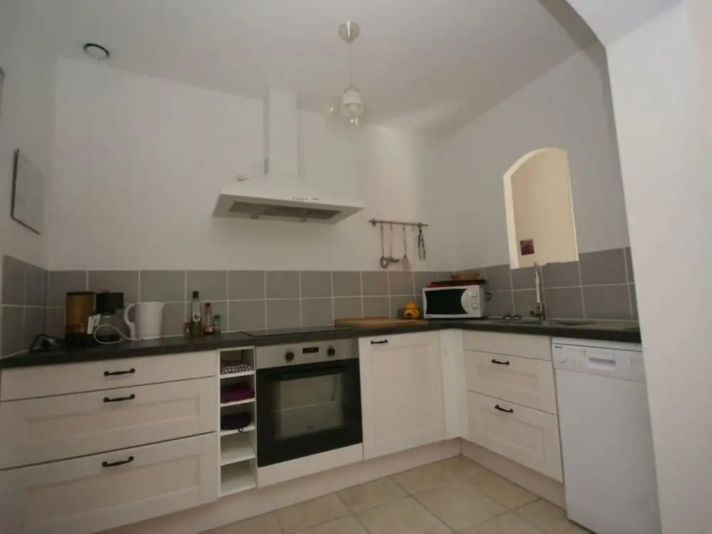 Recently Built Villa With Shared Swimming Pool Near the Village of Piolenc