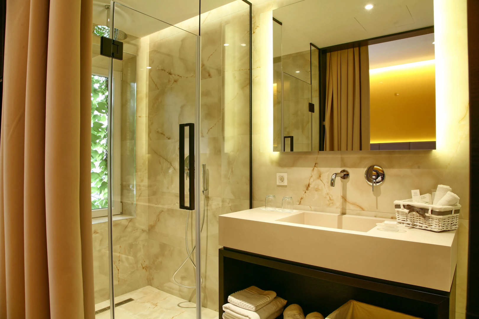Maccani Luxury Suites