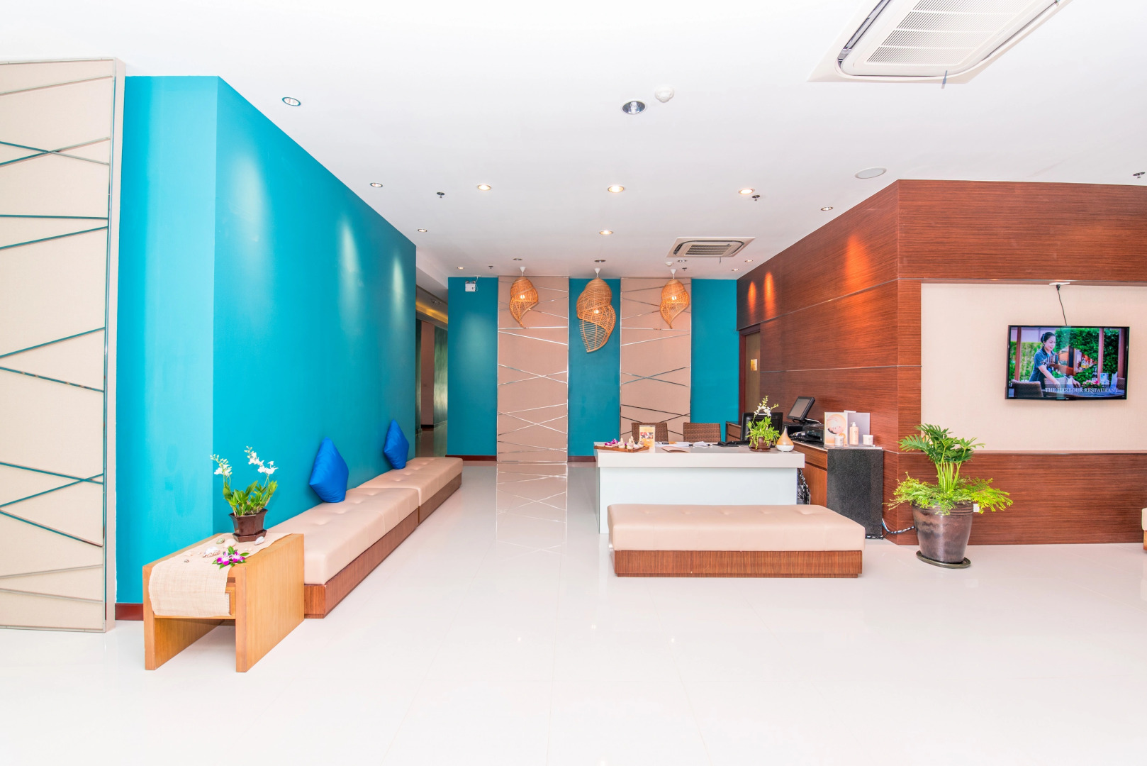 Курортный отель Fishermen's Harbour Urban Resort