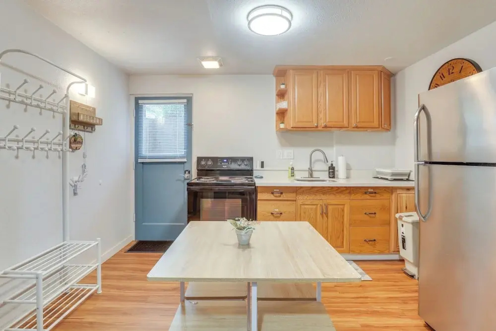 7 Mi to Dtwn: Pet-friendly Abode in Seattle!