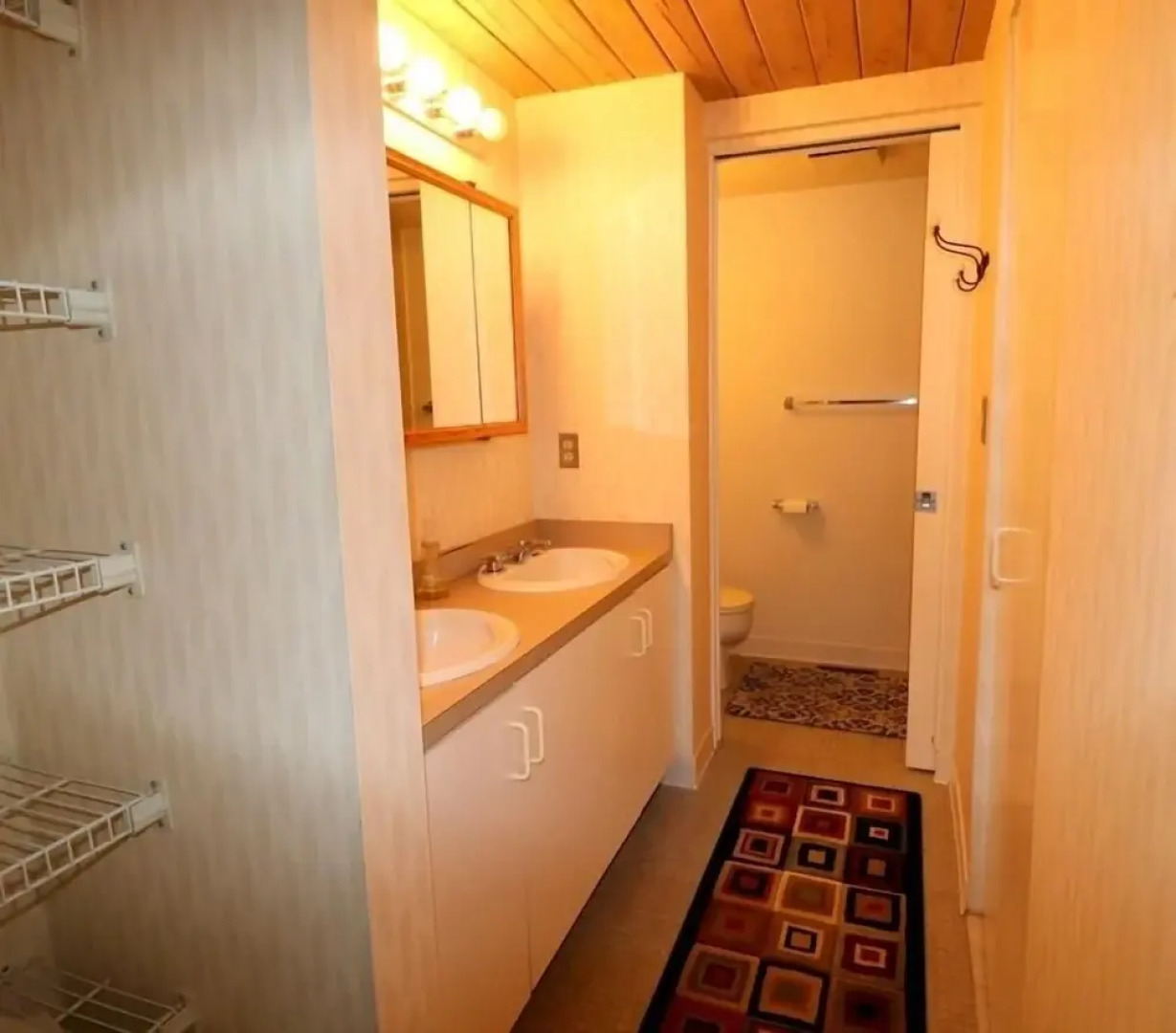 Arcade 15 2 Bedroom Condo by Redawning