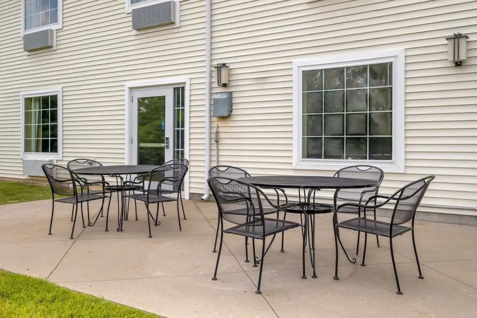 Red Roof Inn Charlestown