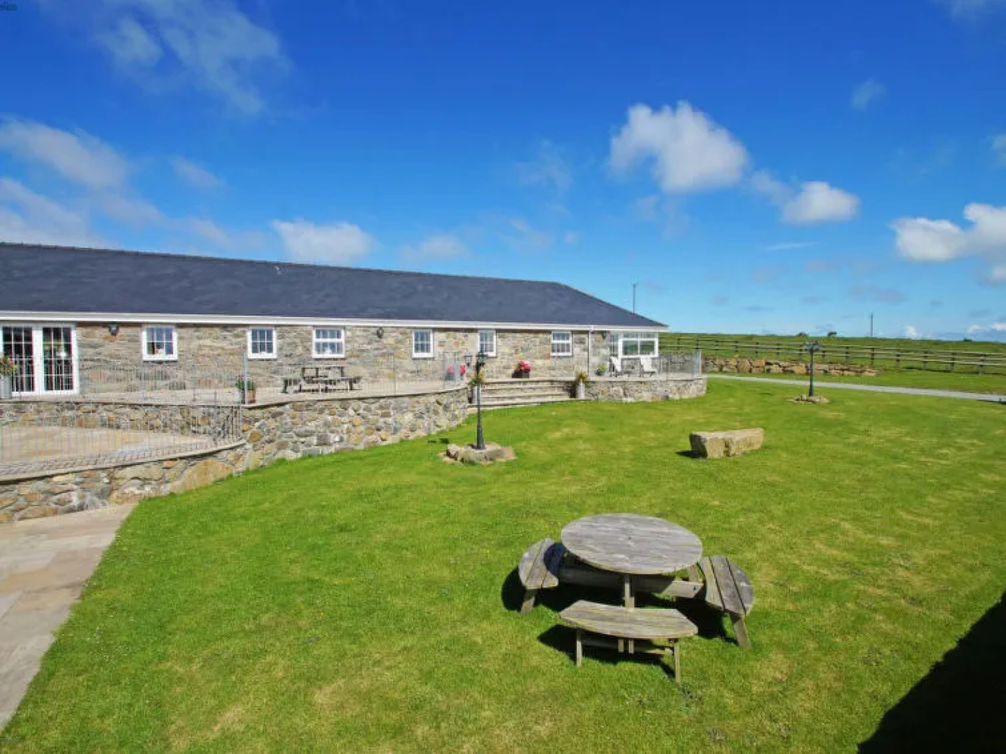 Holiday Home Deri'r Mynach