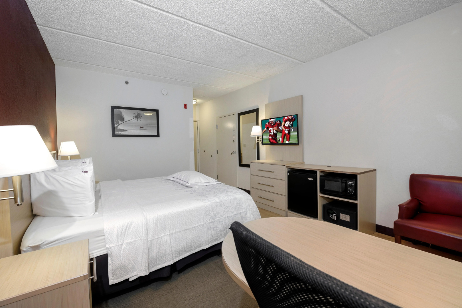 Red Roof Inn PLUS+ Gainesville