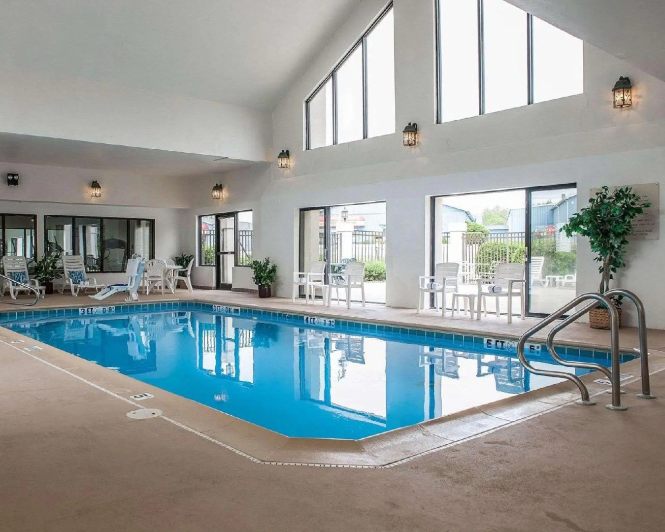 Comfort Inn & Suites Warsaw near US-30