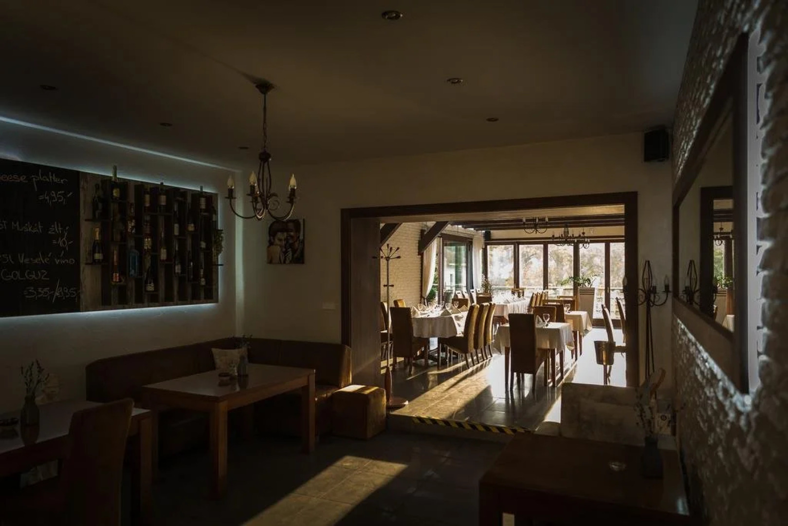 eL Cafe Bar & Restaurant