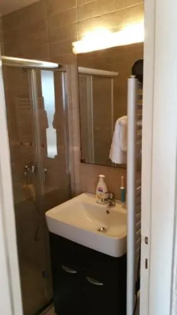 Bessie's Seaside Apartments