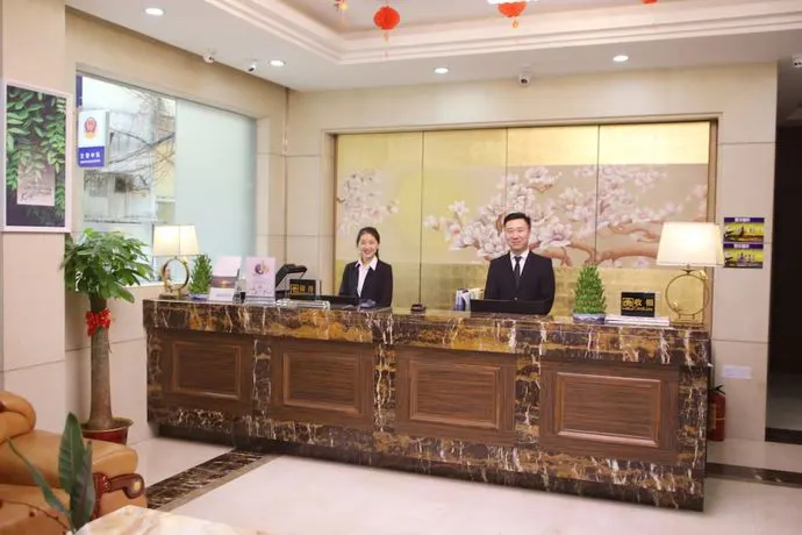 Royal Mansions Resort