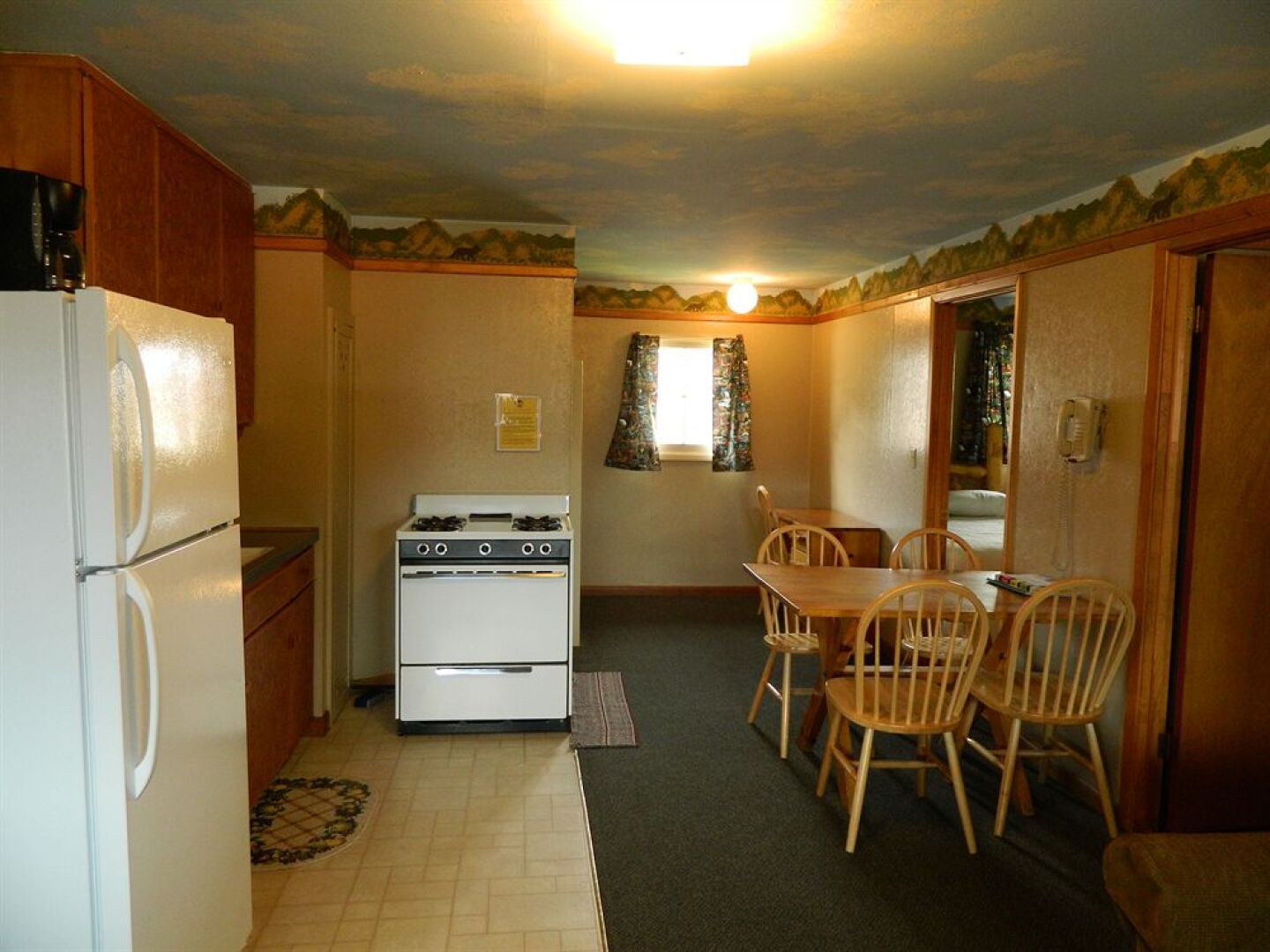 Foothills Lodge and Cabins