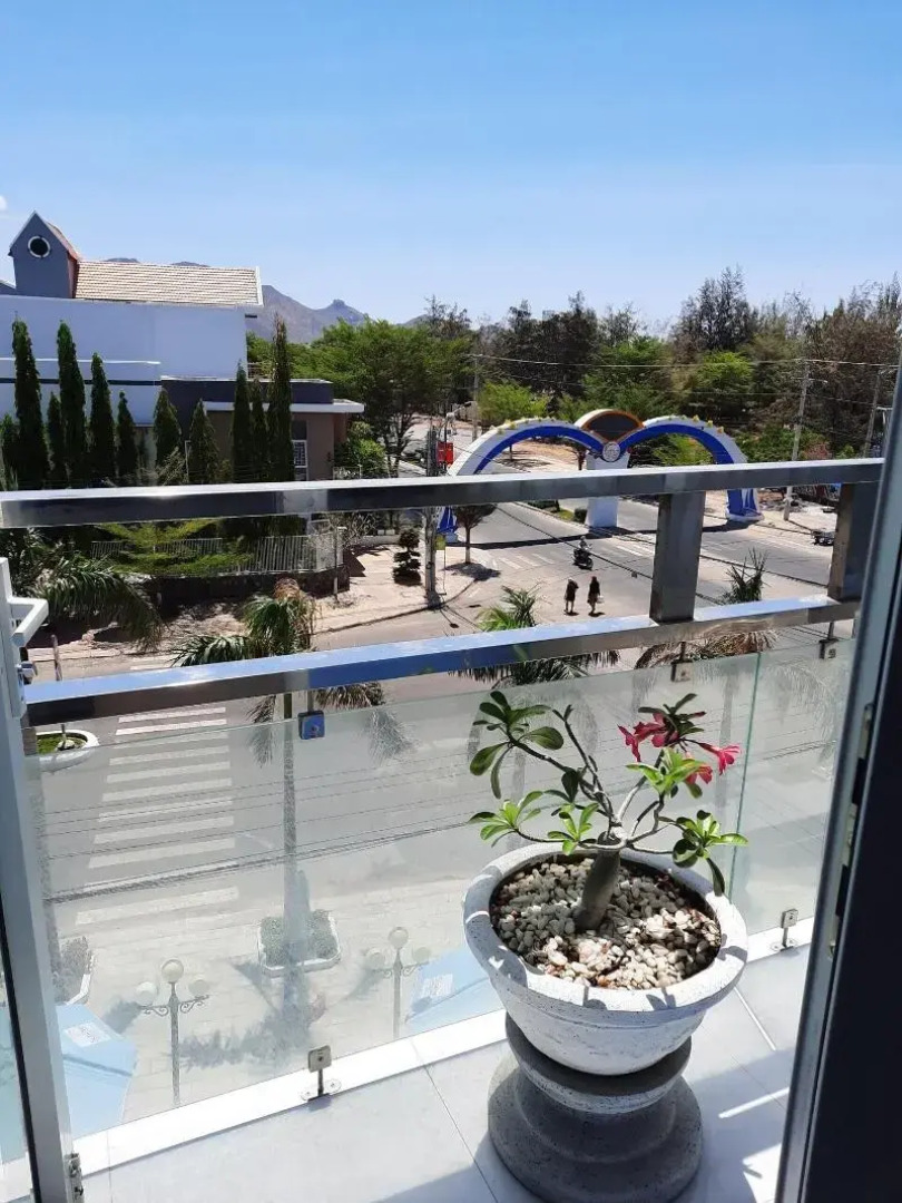 Sunrise Ninh Thuan Hotel