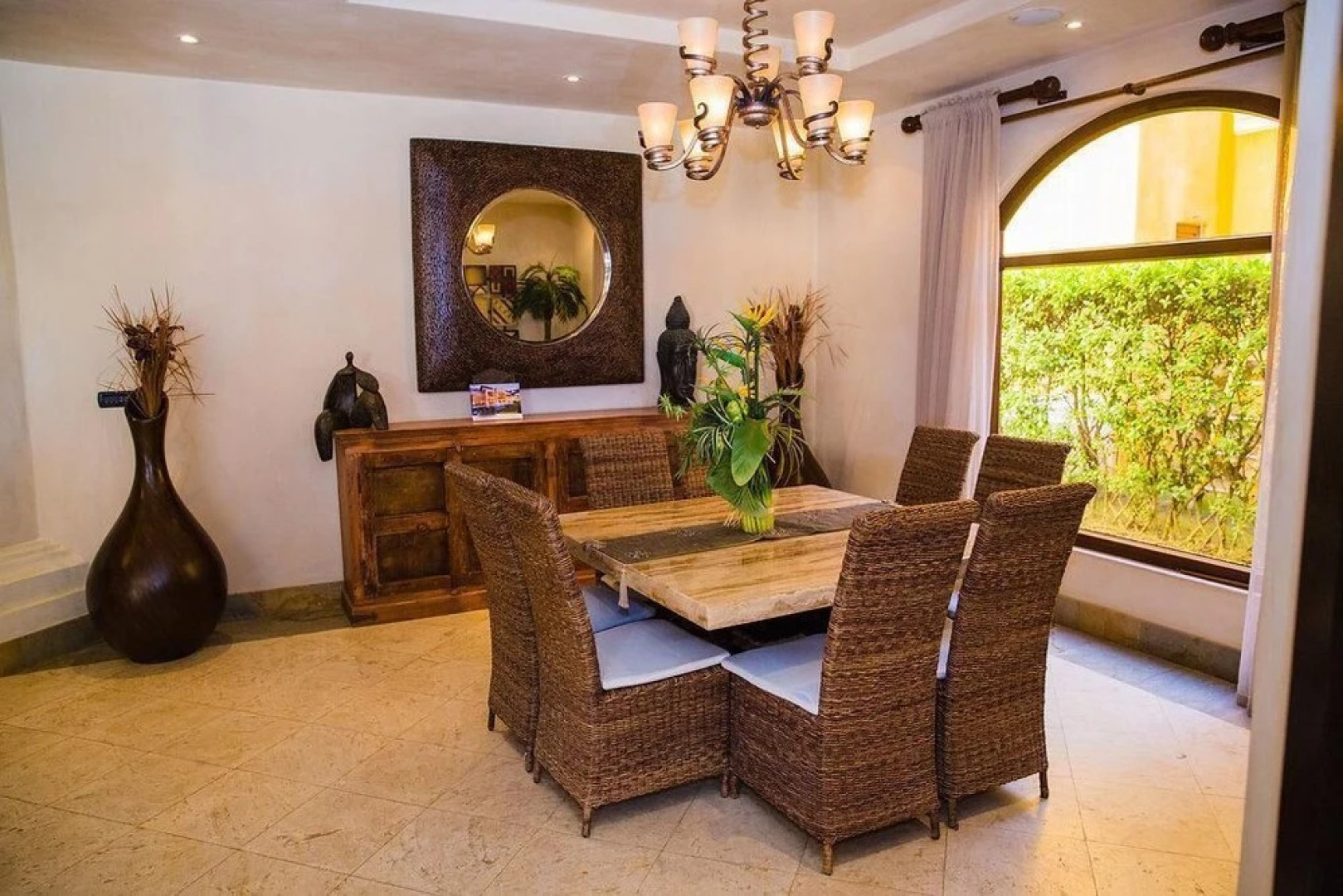 Luxurious Beachfront Mansion with a Stunning Infinity Pool in Playa Flamingo