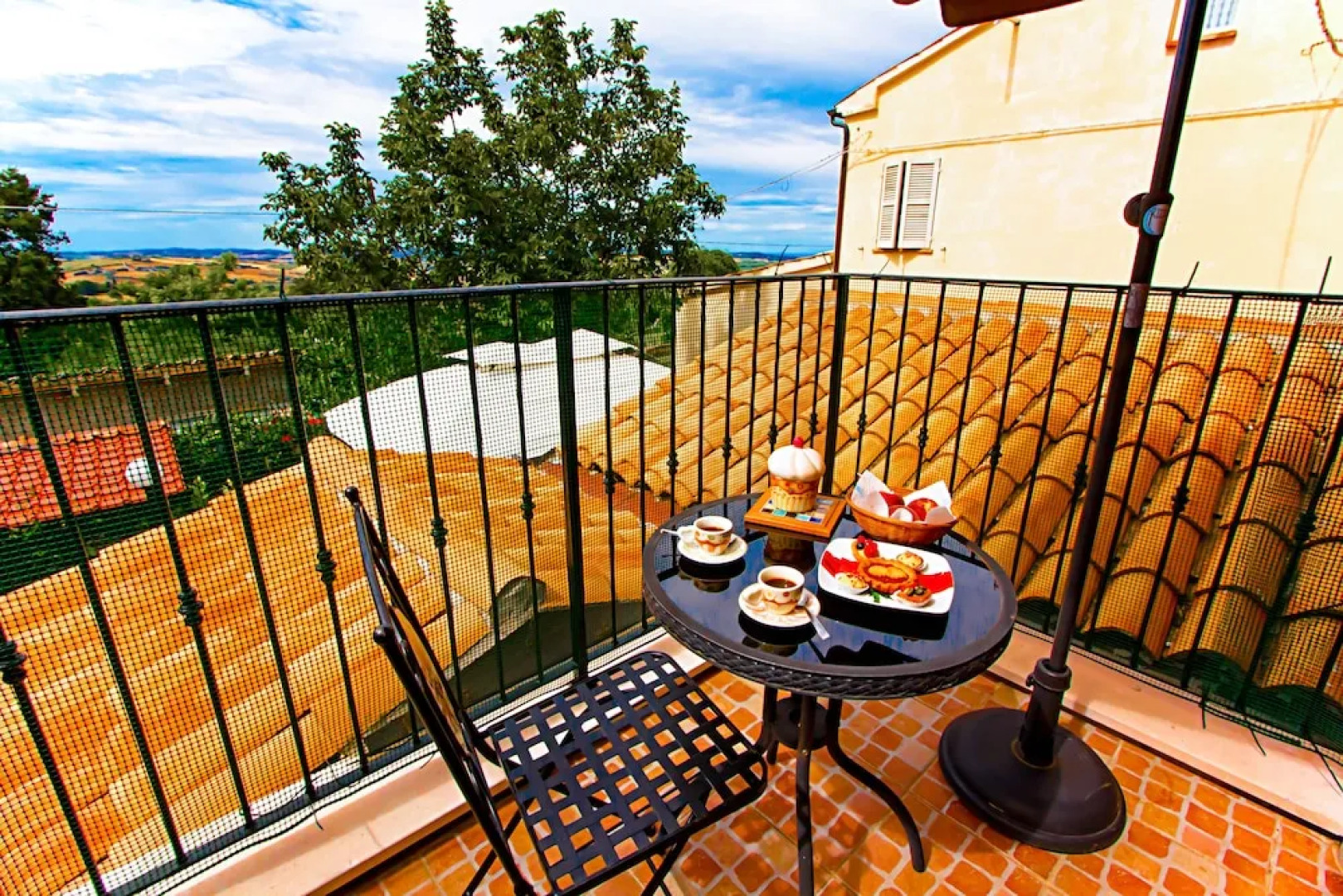 Eden Lilli - B & B Cartoceto