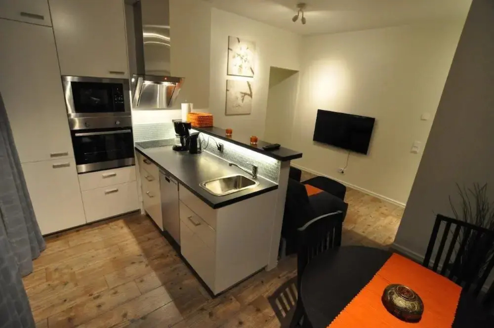 Townhouse Apartments