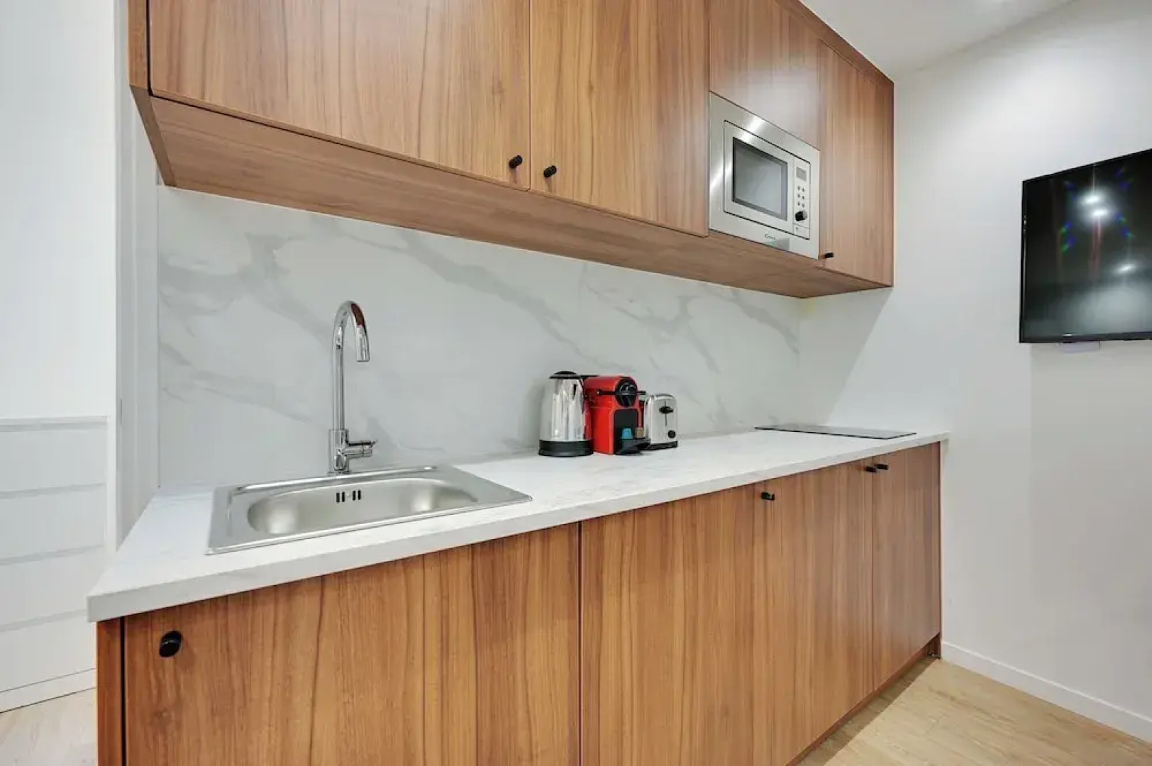 Modern Apartment With Terrace