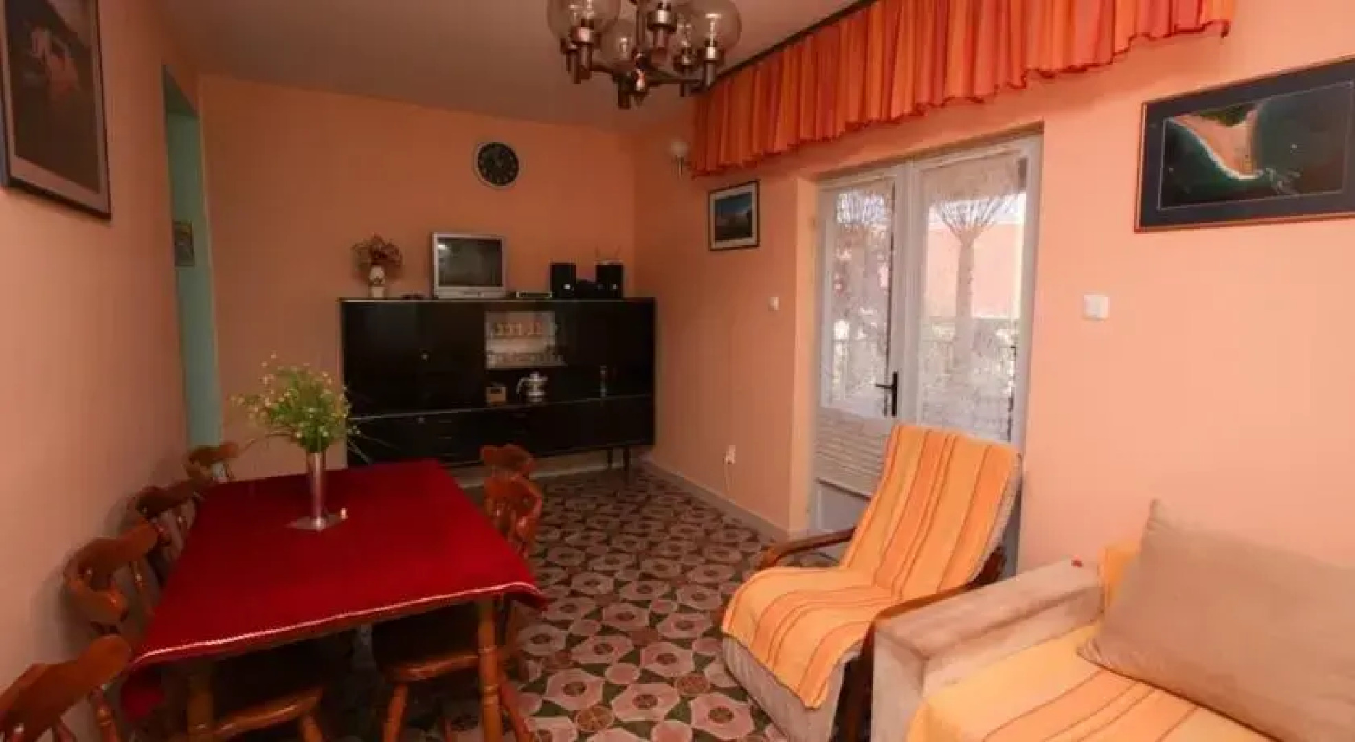 Apartments Spacious Summer House