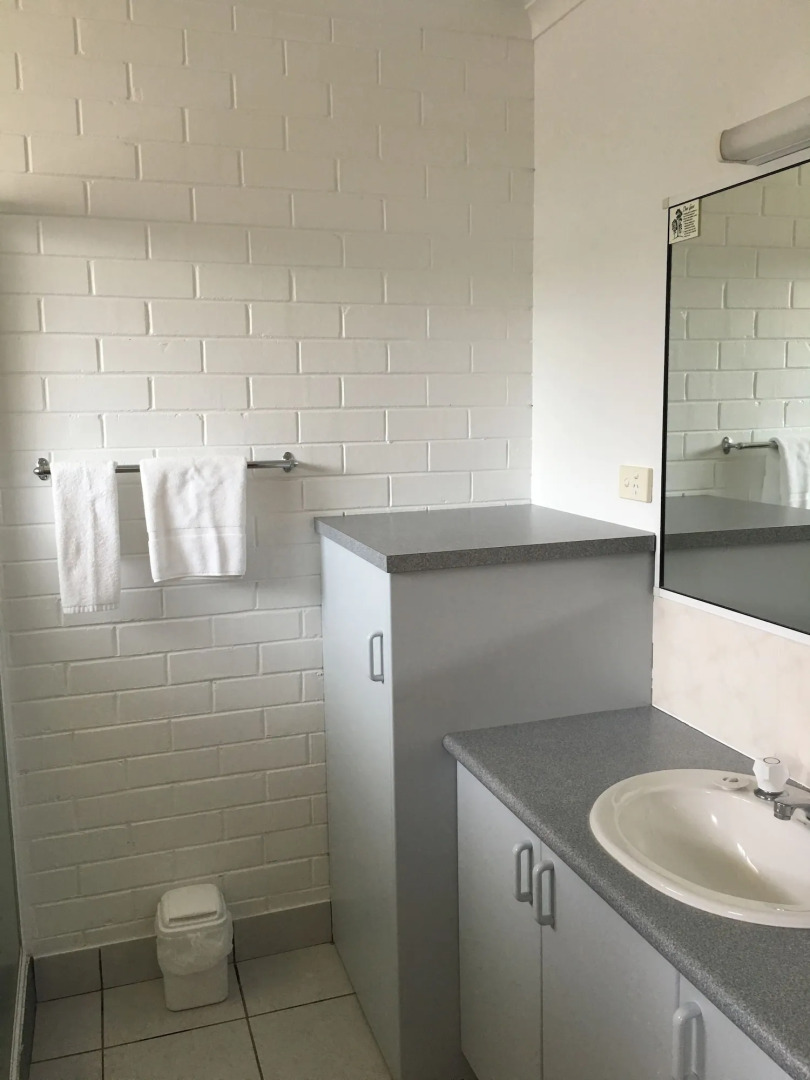 Bass and Flinders Motor Inn