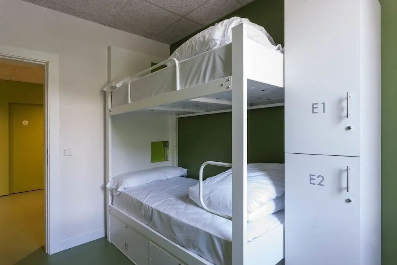 Youth Hostel Non Stop Inn by IrriSarri Land