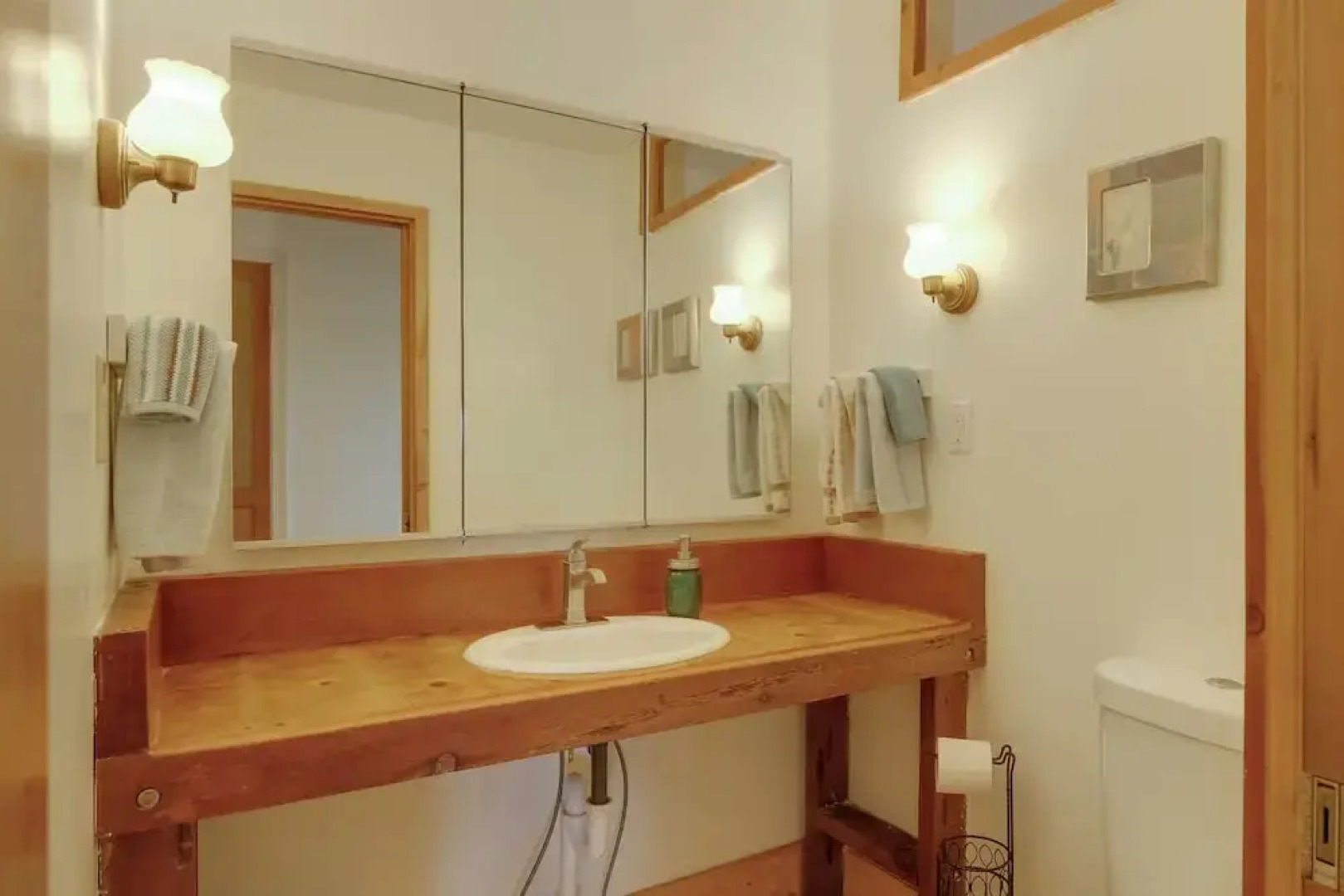 Secluded Mountain Hideaway < 8 Miles to Bass Lake!