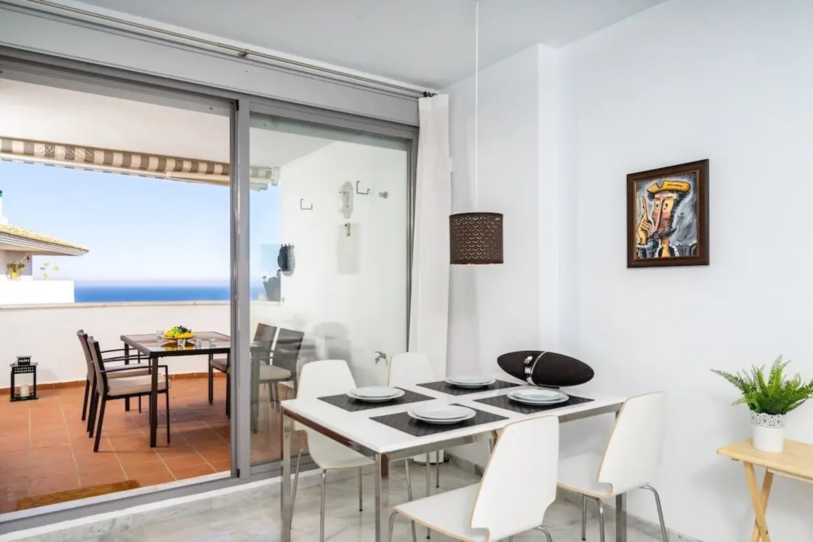 2BR  Apartment with Sea View, Gym and Pool Ref 129