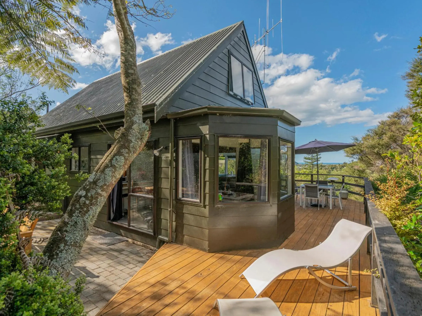 Hillside Haven - Tairua Holiday Home