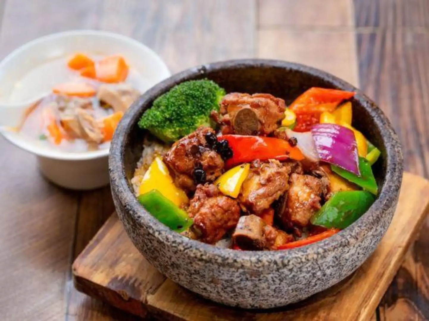 Qionghai Shengwei Hotel (Yinhai Road Branch)