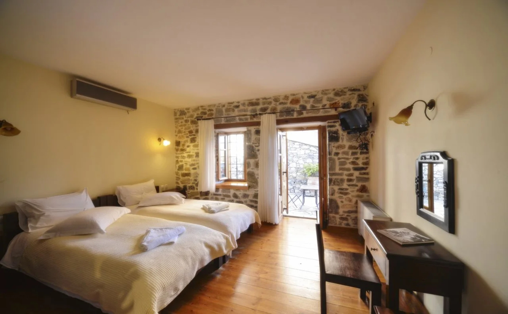 Eos Authentic Experience