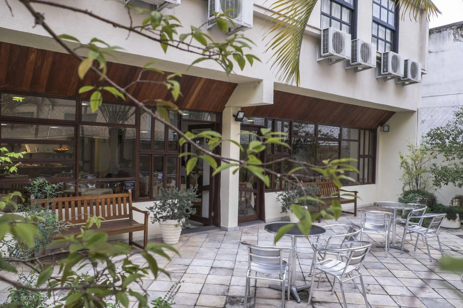 Serrano Residencial Hotel