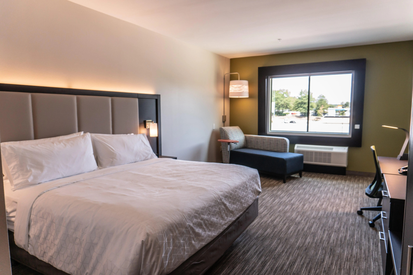 Holiday Inn Express & Suites Birmingham - Homewood by IHG