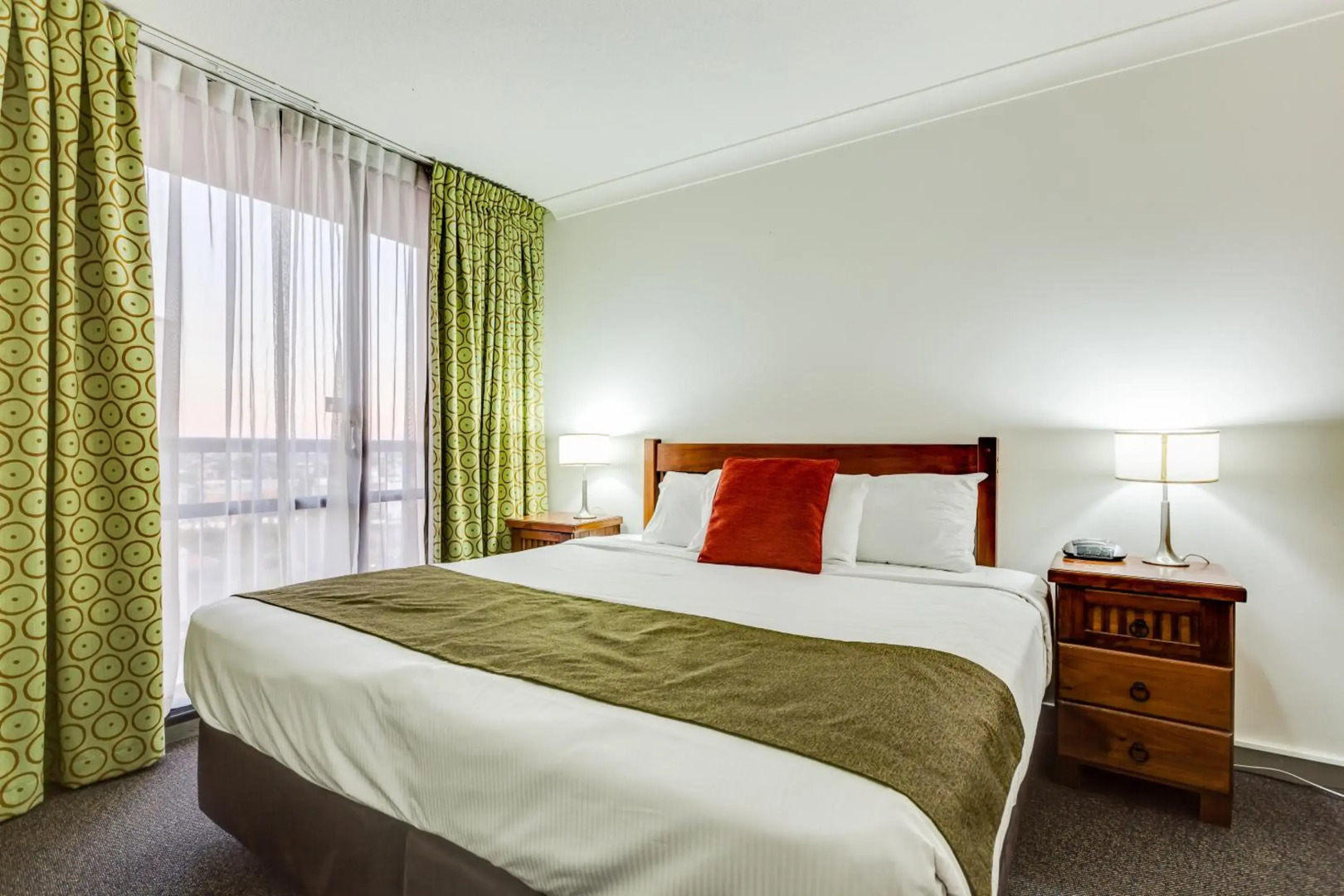 Central Hillcrest Apartment Hotel