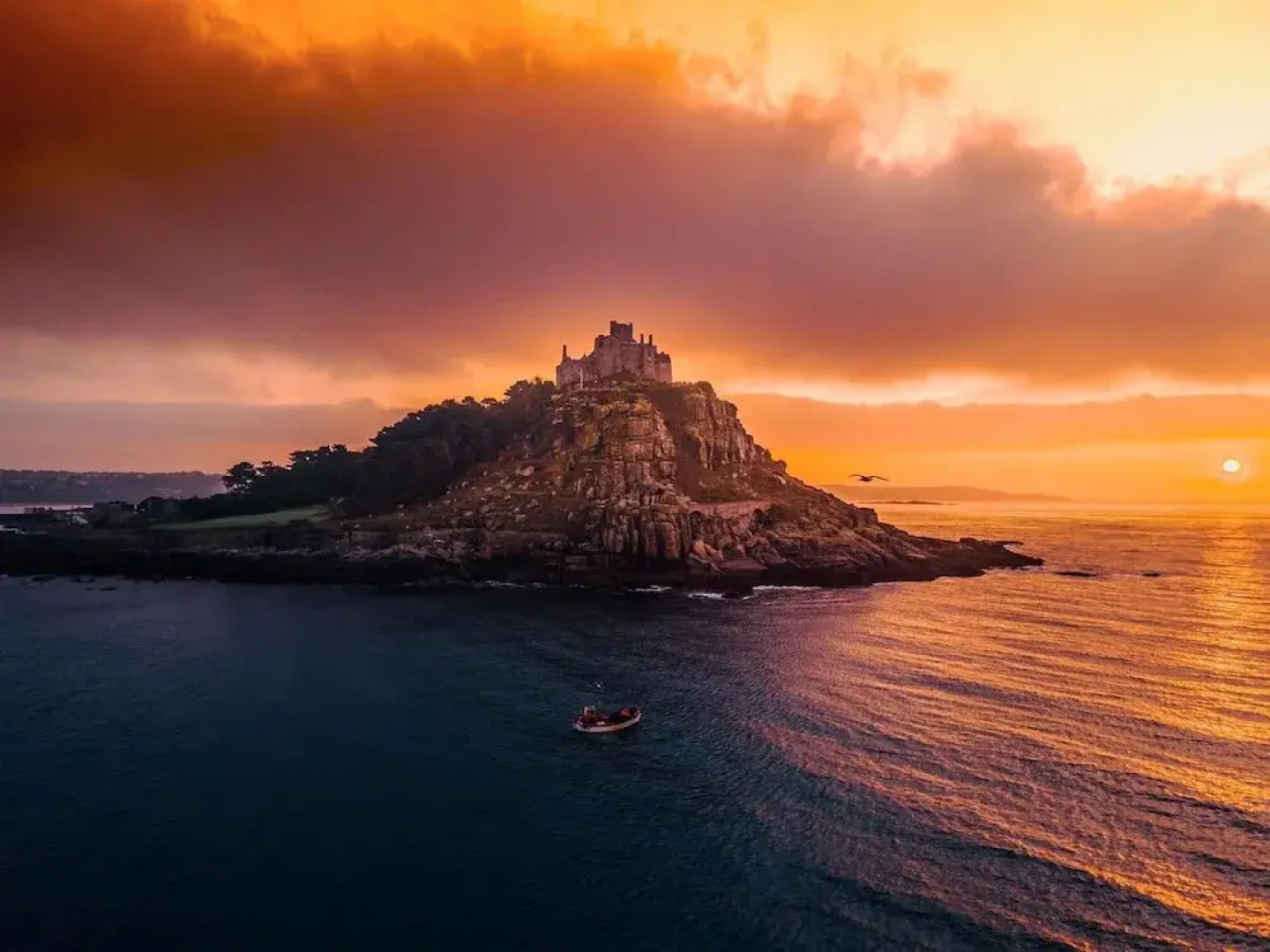 Cosy Shepherds Hut nr Kynance Cove