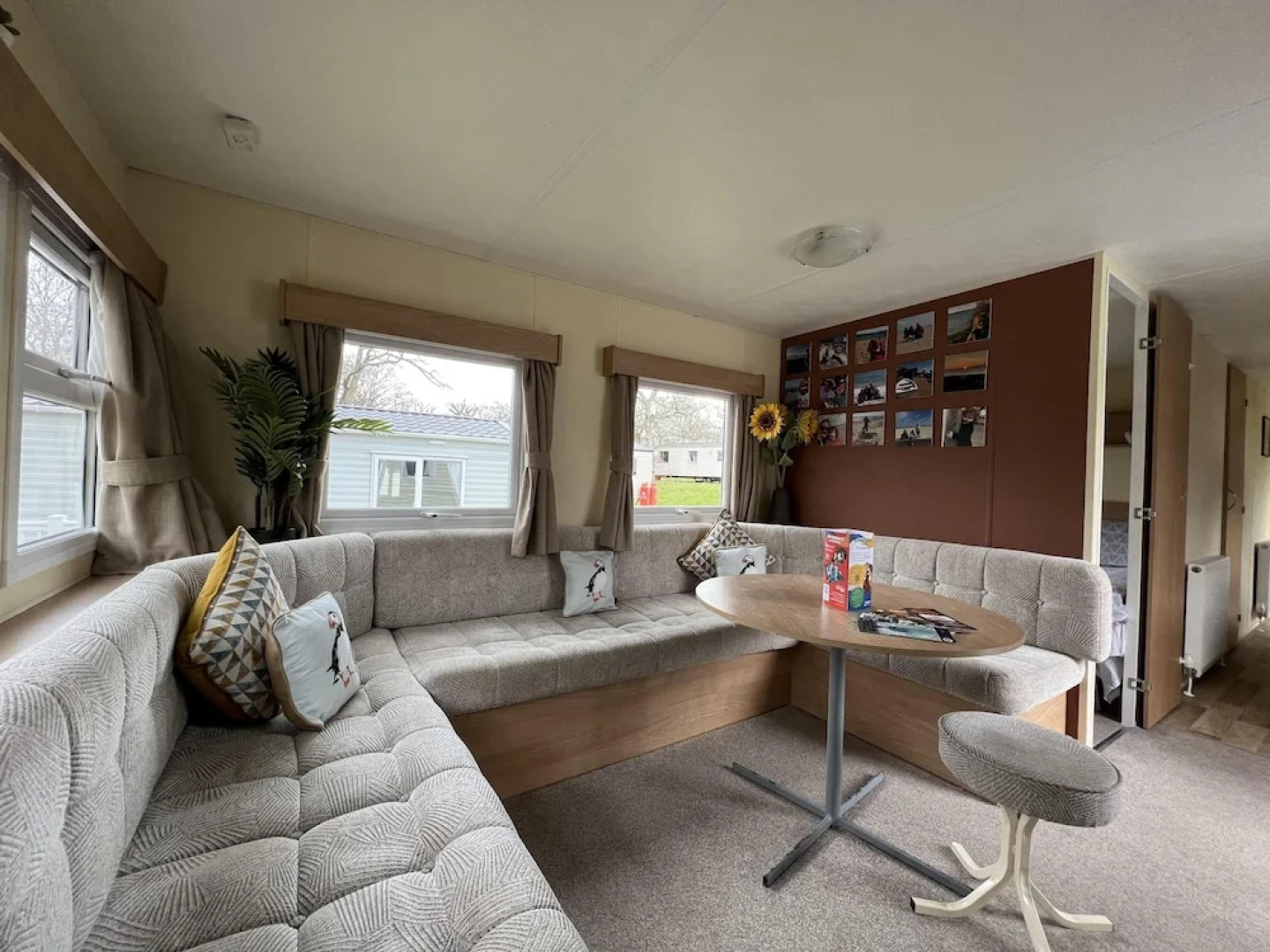 3 Bed Caravan Sea Views Discounted Ferry