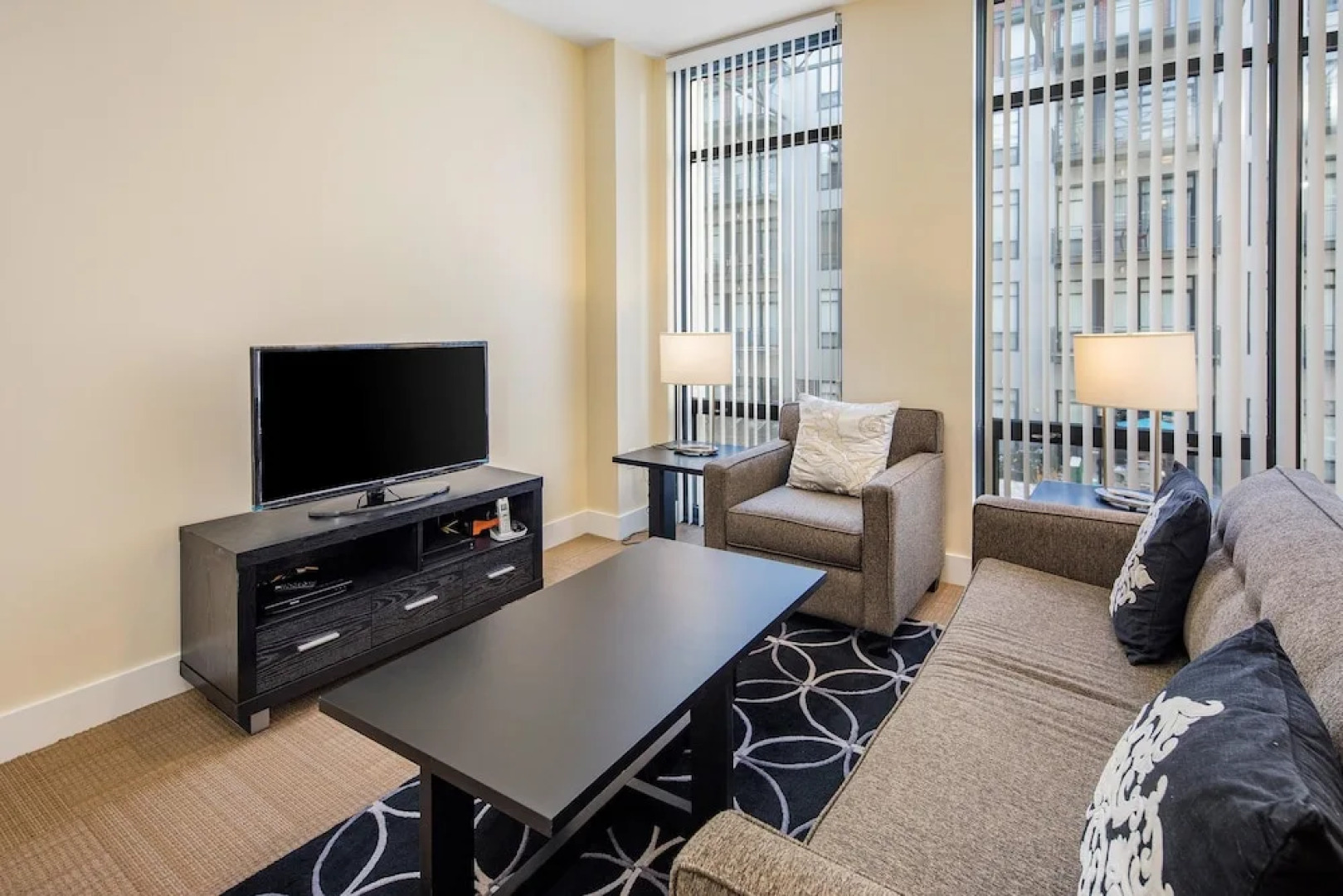 Global Luxury Suites at the Gateway Arch