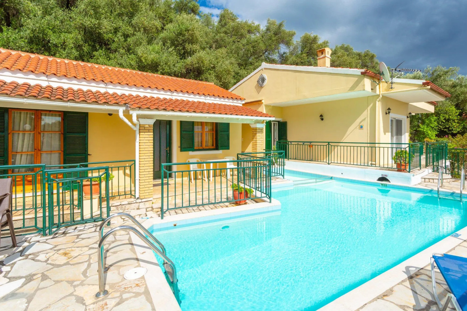 Sofia Large Private Pool Walk to Beach Sea Views A C Wifi Car Not Required - 1552