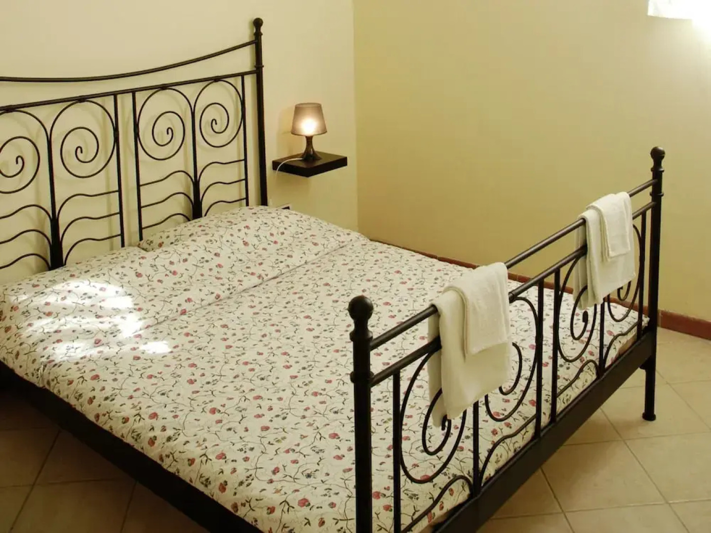 Apartment at the Foot of Mt. Vesuvius