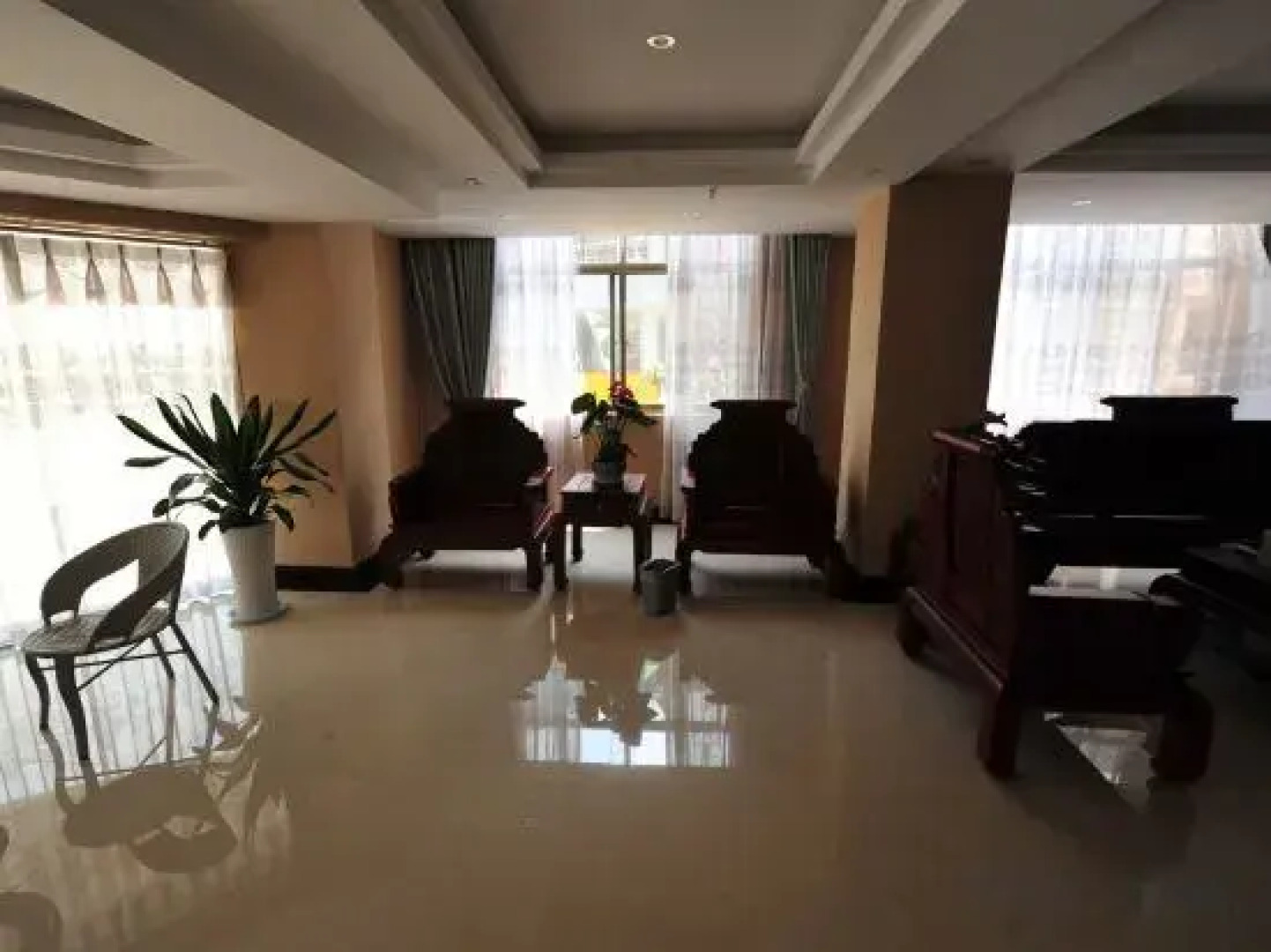 Lifeng Business Hotel
