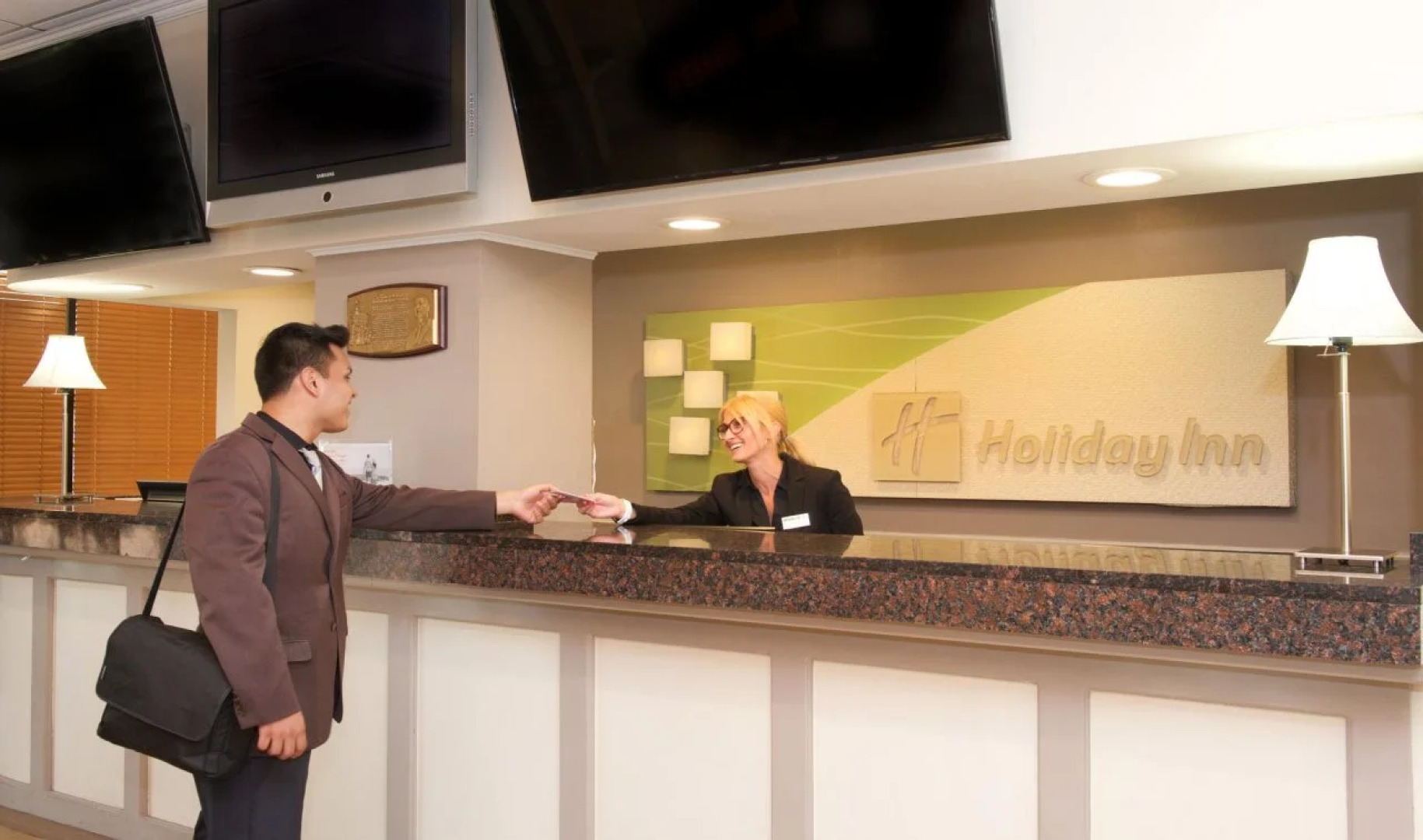 Holiday Inn & Suites Chicago - Downtown by IHG