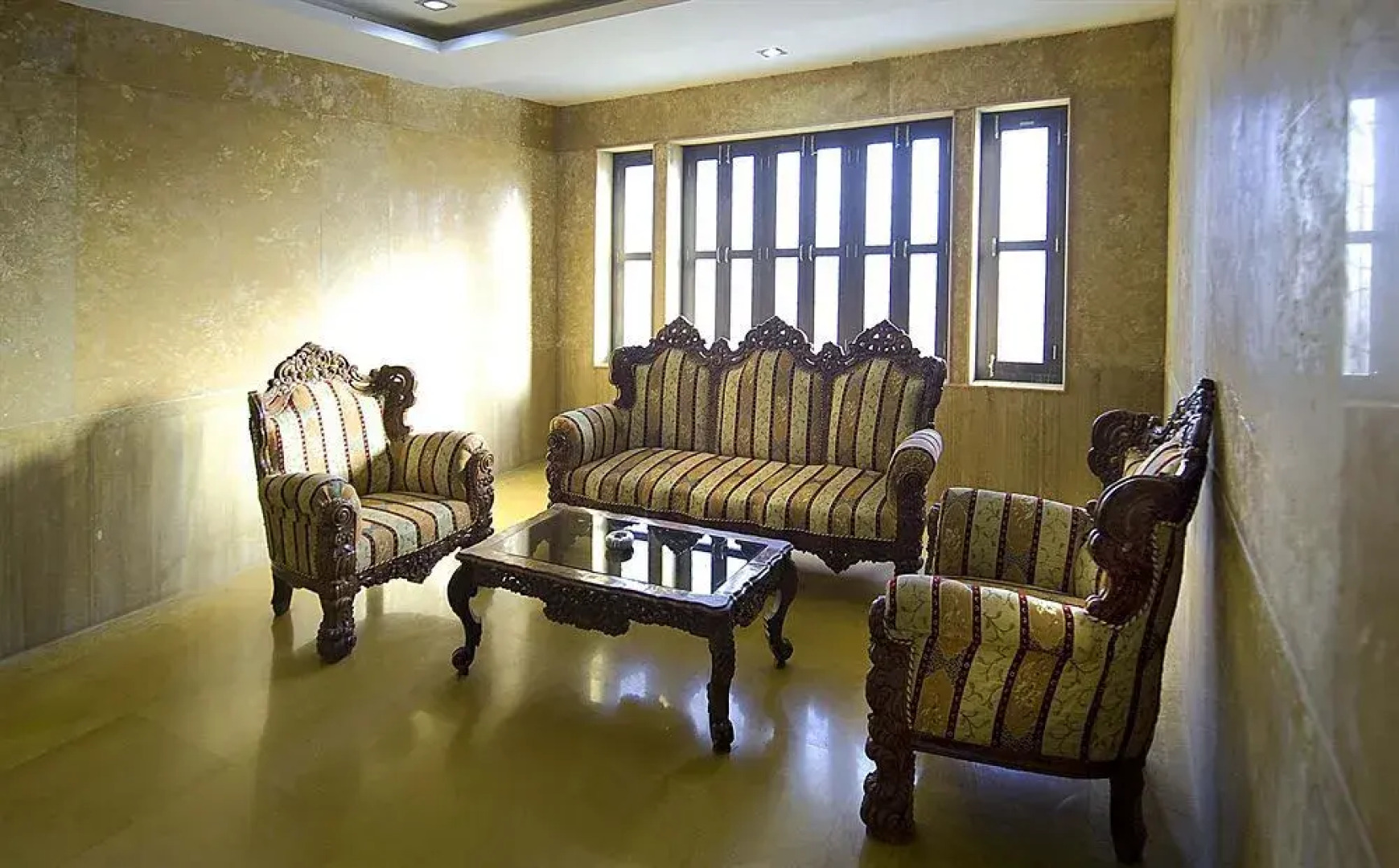 Hotel Shanti Residency