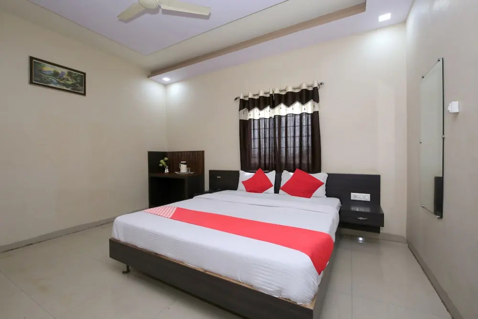 BM Hotel Aarna Palace by OYO