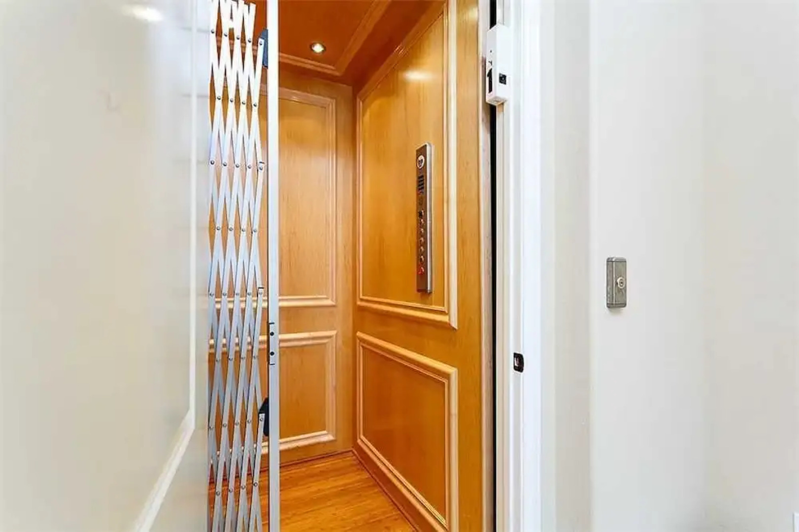 Windsor by the Sea - Five Bedroom Home