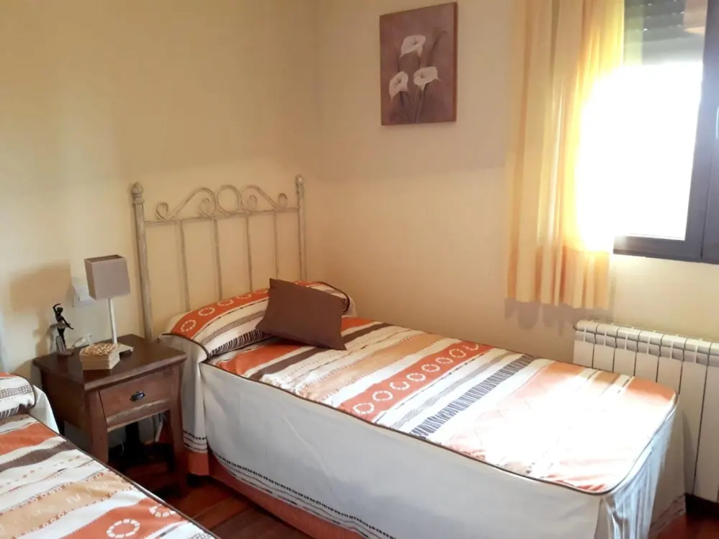 House With 3 Bedrooms in Candeleda, With Wonderful Mountain View and Enclosed Garden