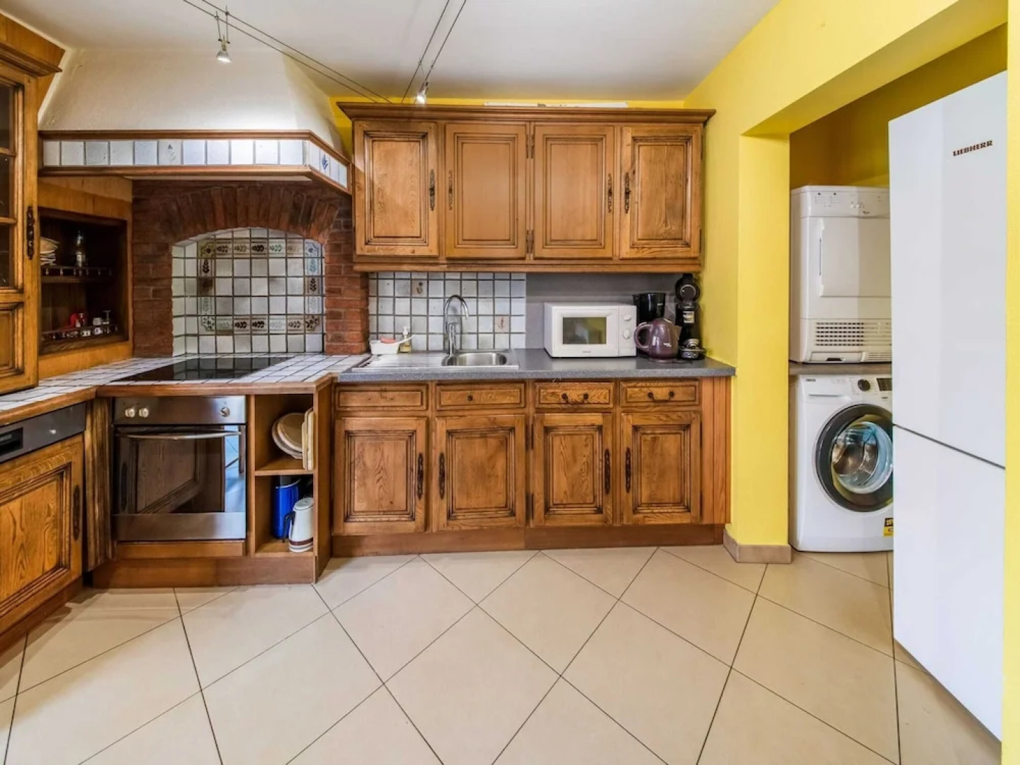 Stone Cottage with Sauna & Hot Tub near Cave of Lorette in Rochefort