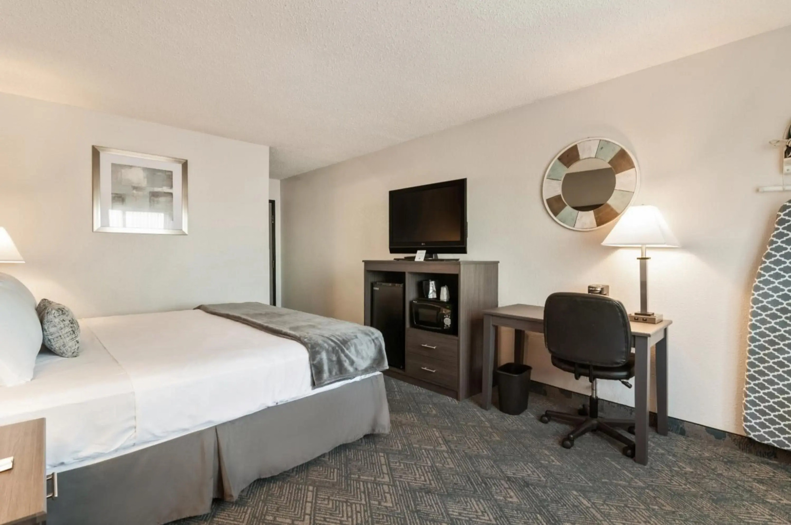 American Inn Suites Detroit Metro Airport