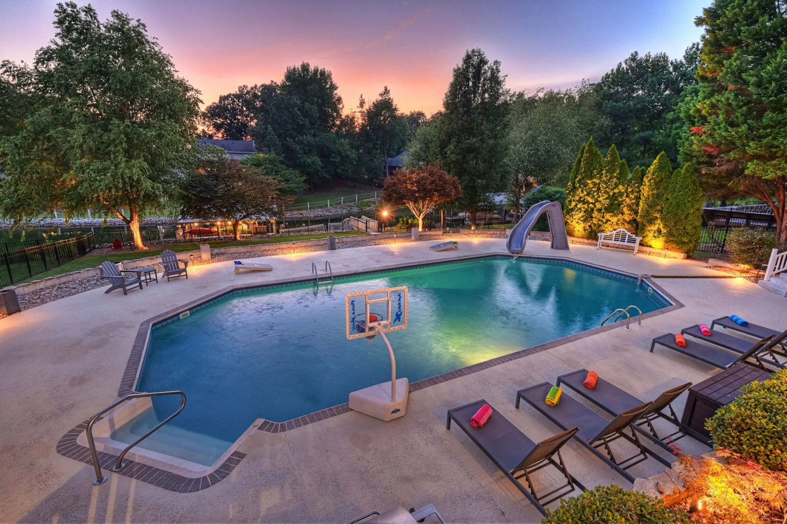 Sip, Sip Away by Avantstay Pool + Hot Tub