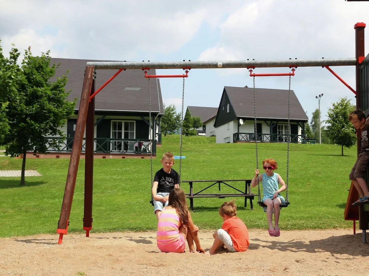 Detached Holiday Home With Veranda Near Cerny Dul