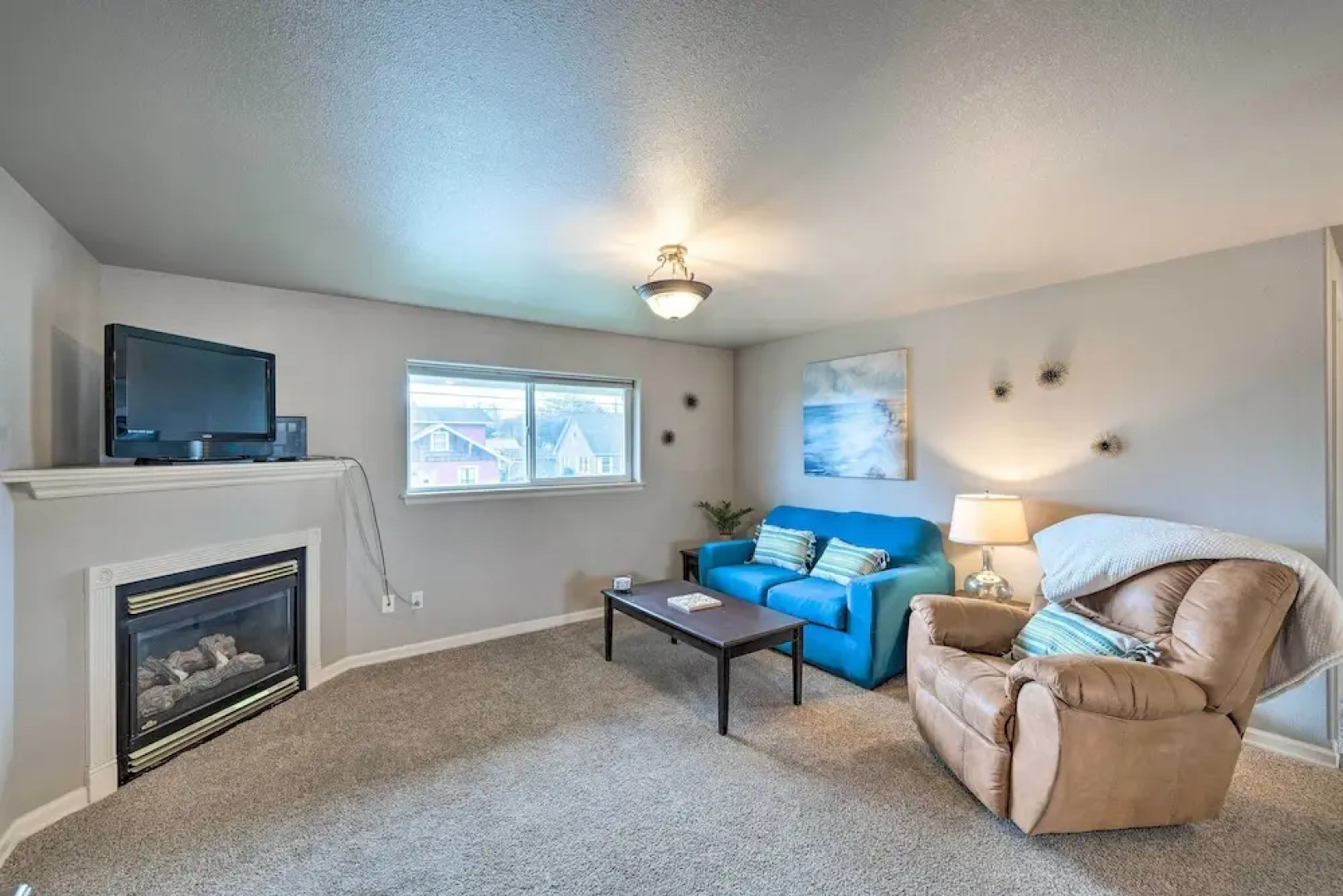 Apartment w/ Gas Fireplace ~ 1/2 Mi to Beach!