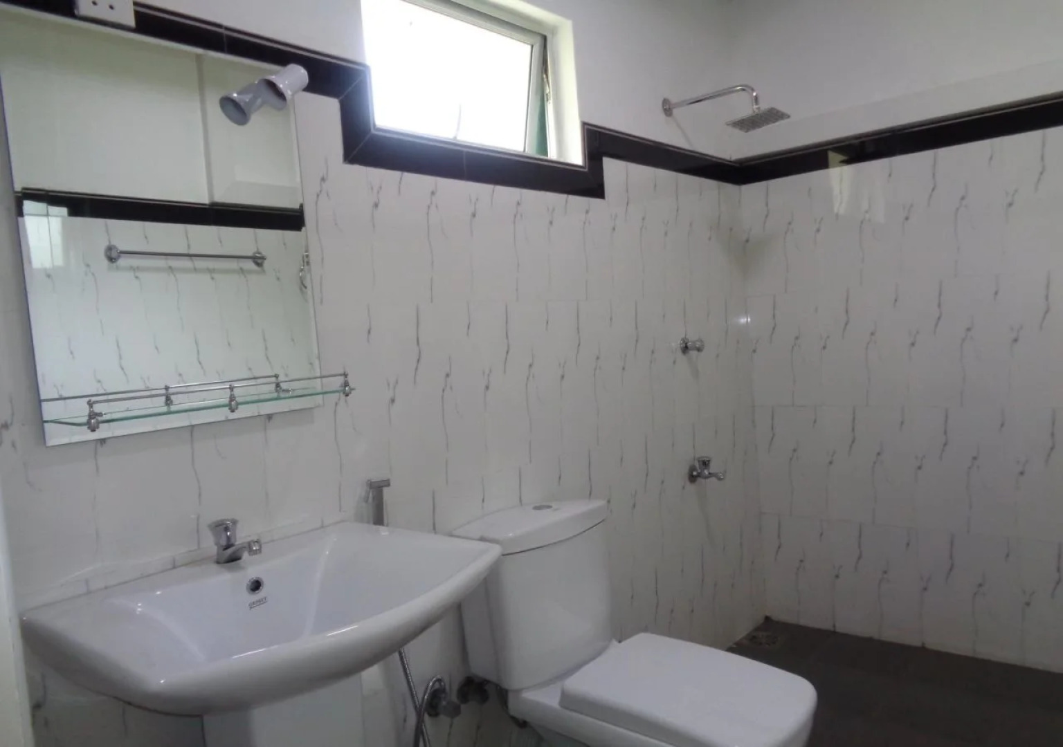 Man Guest Polonnaruwa