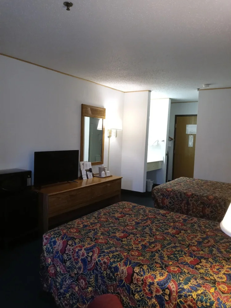 New Martinsville Inn